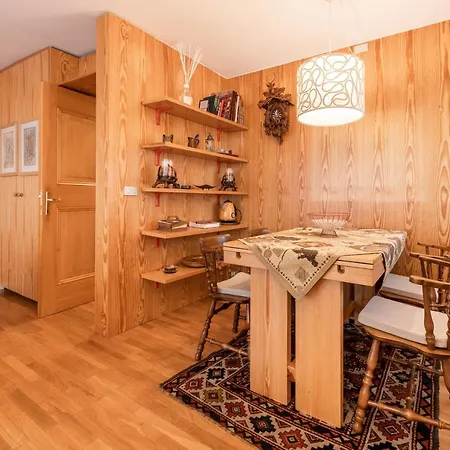 Cozy Studio Flat Just Few Steps From Centre Apartman Cortina dʼAmpezzo